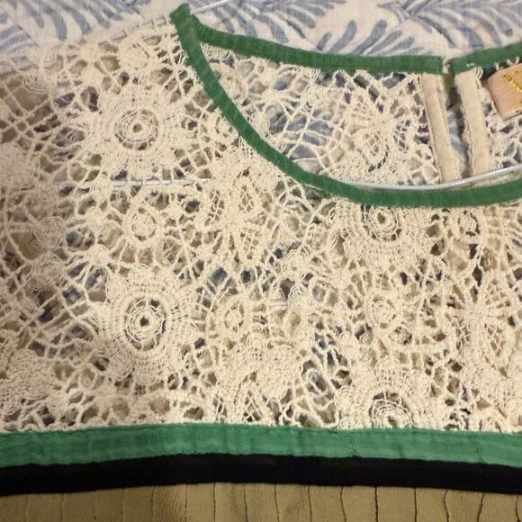 Anthropologie VERB Patchwork Embroidered Lace Floral Puff Sleeve Top - Picture 8 of 10